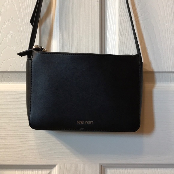 Nine West Handbags - Nine West crossbody bag